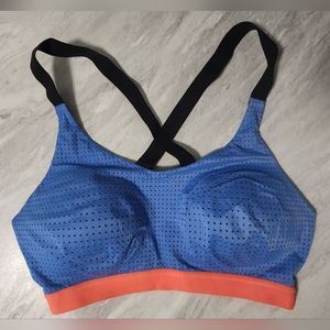 Victoria's Secret Lightweight Sports Bra 32D